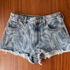 PACSUN Women’s Wavy Lines High Rise Jean Shorts Size 26